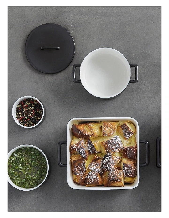 Maxwell & Williams Epicurious 19x7.5cm Gift Boxed Square Baker Black 5 Maxwell & Williams Epicurious 19x7.5cm Gift Boxed Square Baker Black - Image 3