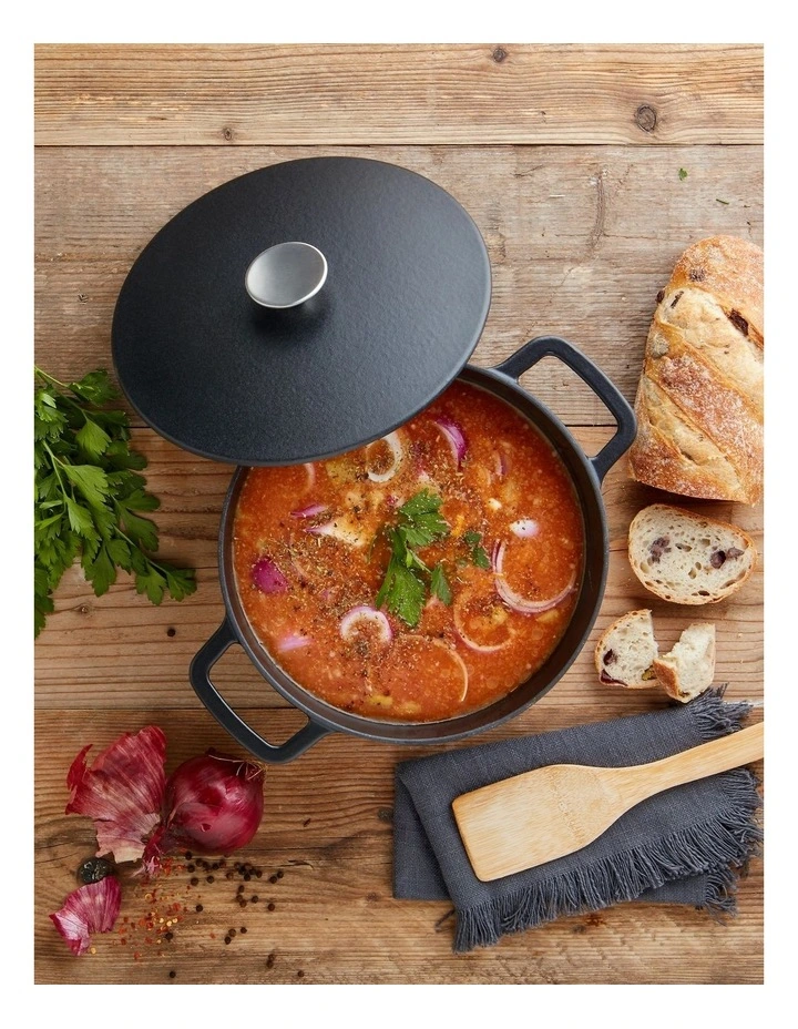 Cast Iron 24cm/4.2L Round Casserole Black 5 Cast Iron 24cm/4.2L Round Casserole Black - Image 3