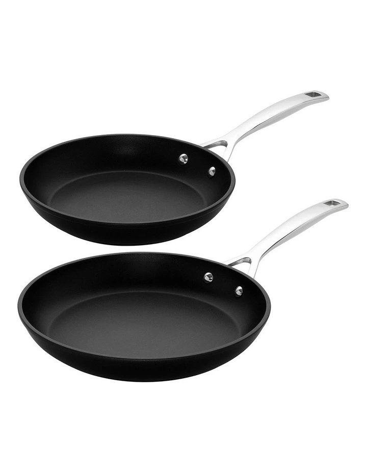 Le Creuset TNS 24cm & 28cm Shallow 2 Piece Frypan Set 3 Le Creuset TNS 24cm & 28cm Shallow 2 Piece Frypan Set
