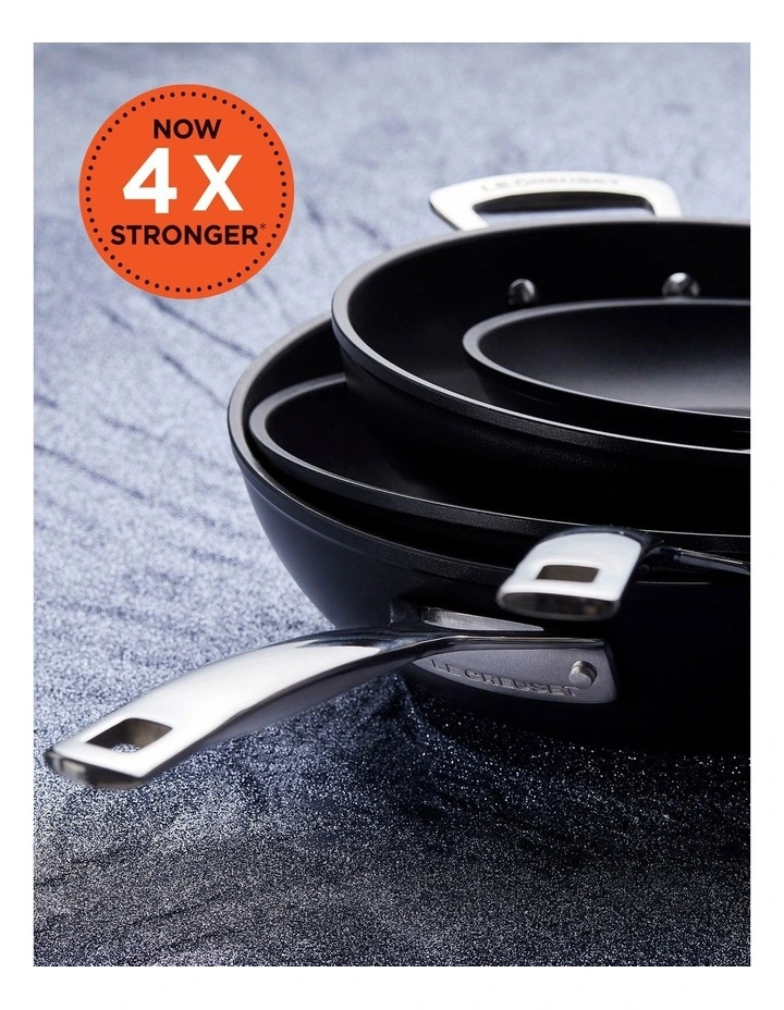 Le Creuset TNS 24cm & 28cm Shallow 2 Piece Frypan Set 4 Le Creuset TNS 24cm & 28cm Shallow 2 Piece Frypan Set - Image 2