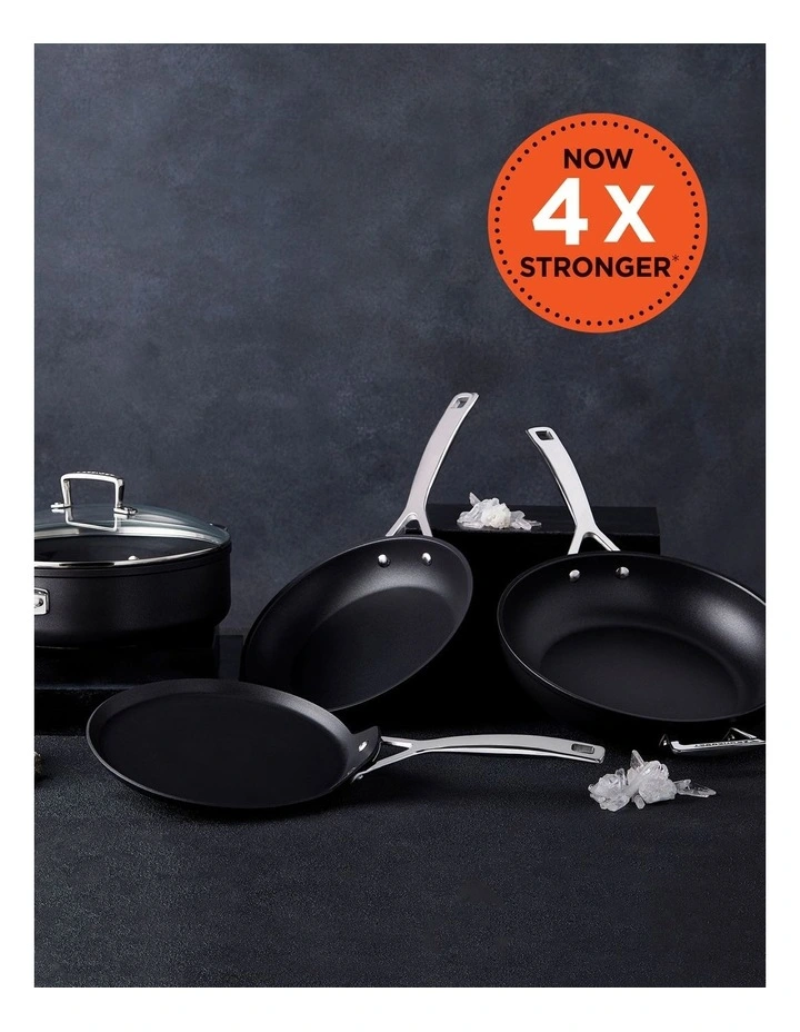 Le Creuset TNS 24cm Crepe Pan 4 Le Creuset TNS 24cm Crepe Pan - Image 2