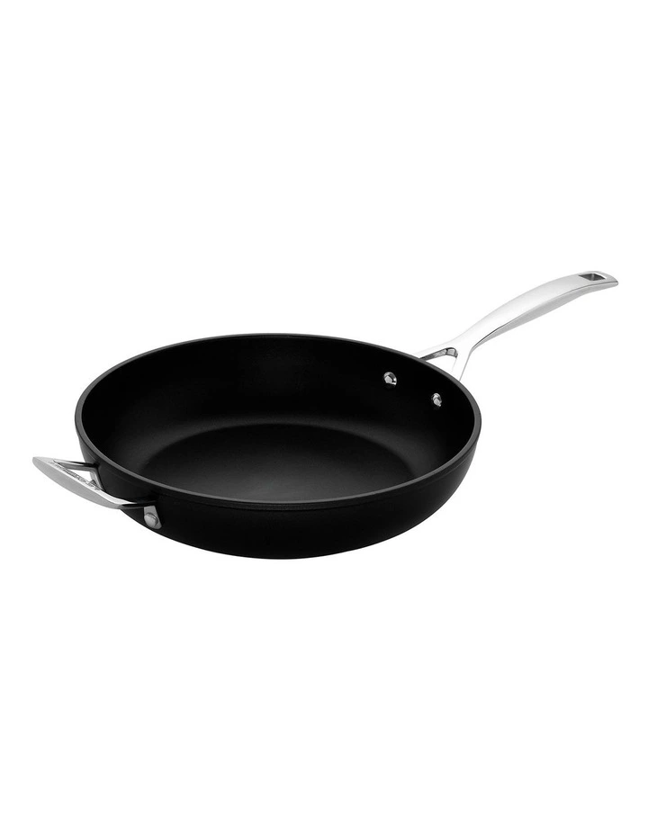 Le Creuset TNS 28cm Deep Frypan 3 Le Creuset TNS 28cm Deep Frypan