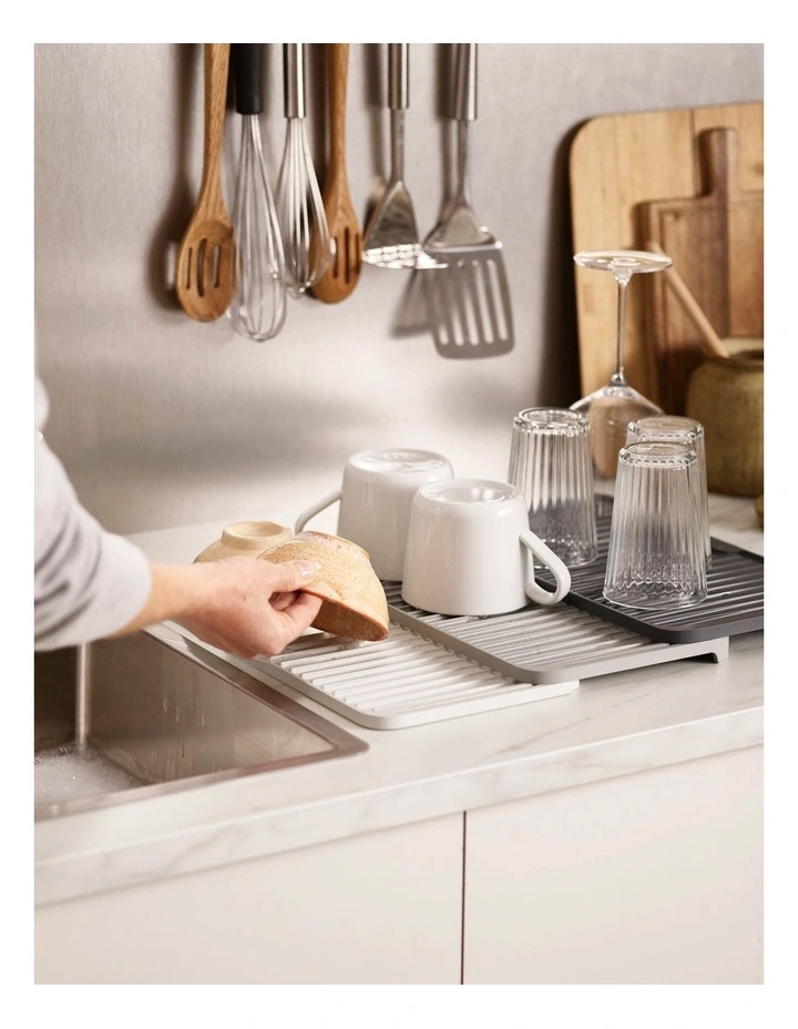 Joseph Joseph Tier Expandable Draining Mat Grey 7 Joseph Joseph Tier Expandable Draining Mat Grey - Image 5