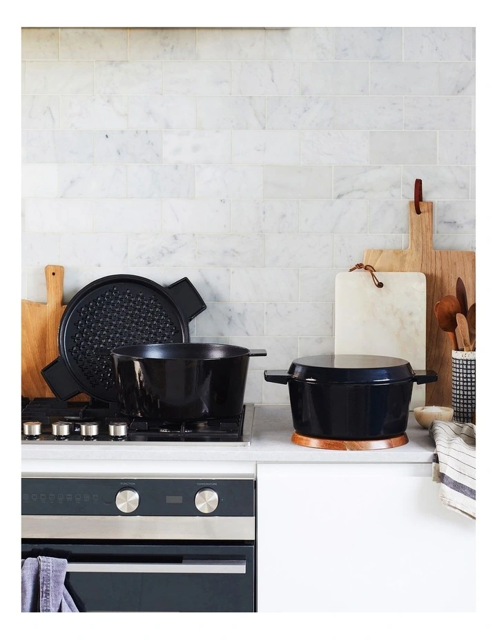 French Oven Grill Duo 24cm/3.5L In Onyx 4 French Oven Grill Duo 24cm/3.5L In Onyx - Image 2