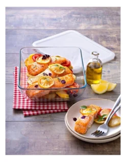 Rectangular Dish With Plastic Lid 27X22X9cm 3.5L -Maxwell Williams Store 853375060 5 720x928