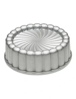 Daisy Cake Pan In Silver