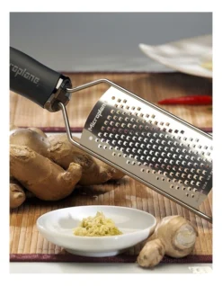 Microplane Gourmet Coarse Grater -Maxwell Williams Store 902665720 5 720x928