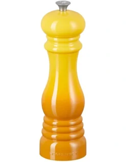 Le Creuset Classic Salt Mill In Nectar