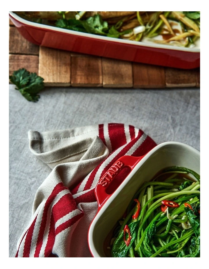 Staub Ceramic Gratin Rectangular 27x20cm In Cherry 5 Staub Ceramic Gratin Rectangular 27x20cm In Cherry - Image 3