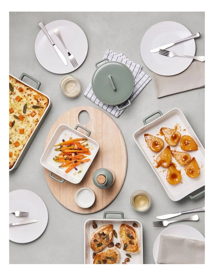 Maxwell & Williams Gift Boxed Epicurious Round Casserole 1.3L In Sage 9 Maxwell & Williams Gift Boxed Epicurious Round Casserole 1.3L In Sage - Image 7